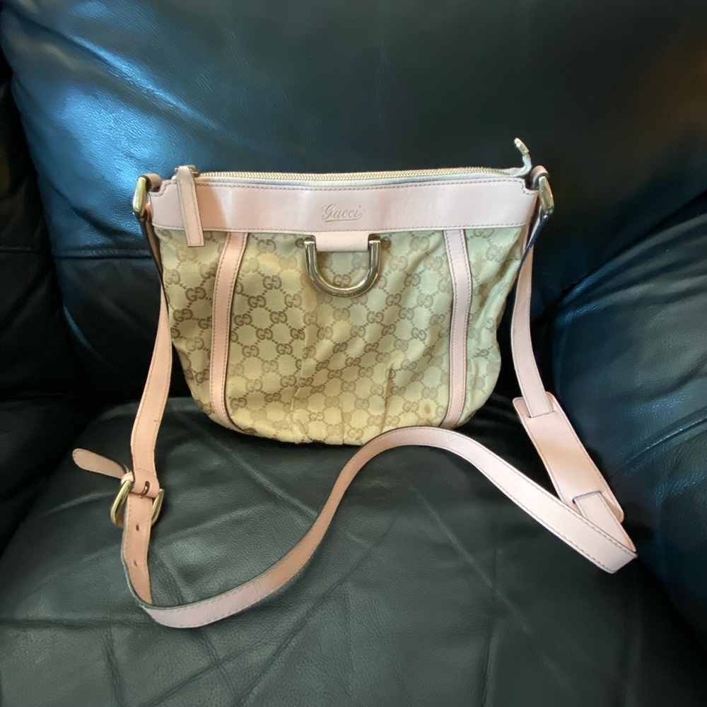 Gucci sling